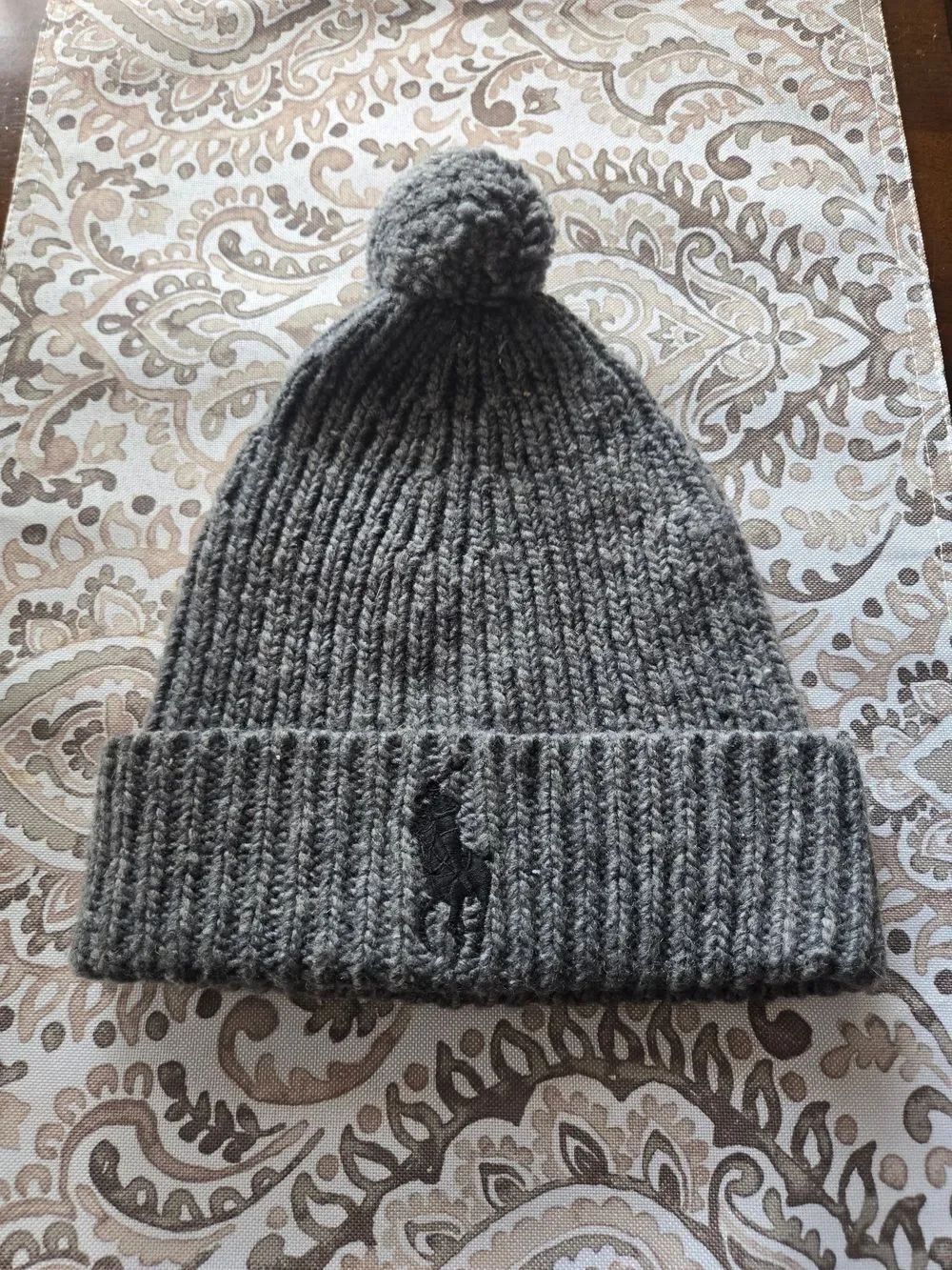 Polo Ralph Lauren Lambs Wool Gray Ribbed Knit Pom Beanie